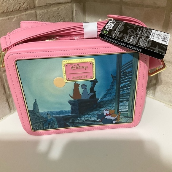 Loungefly Disney The Aristocats Pink Musical Lunchbox Crossbody Bag NWT - Picture 8 of 8
